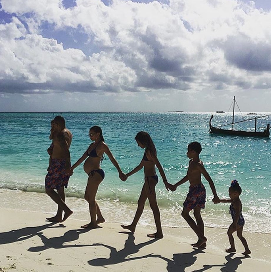 The 15 Best Black Travel Photos You Missed This Week: Mommy Daughter Bonding in the Bahamas

